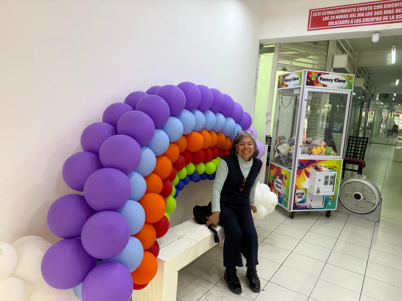 Arco de globos multicolor para decoración de eventos